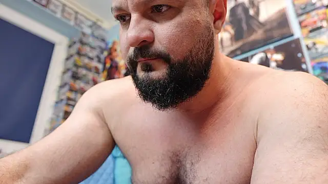 Muscle_Bear Show in webcam