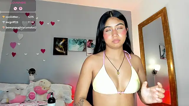 Chat +18 de KimTaylorW ao vivo