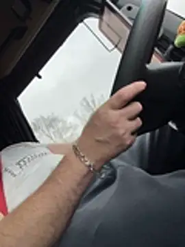 Groscul6938's Live XXX Chat