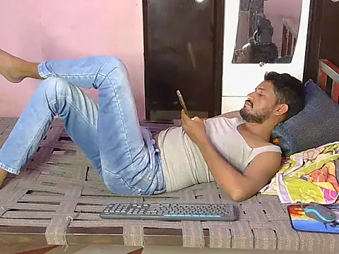 HotXKrish 在線直播表演