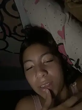 xXlKittylXx Adlı Modelin Canlı XXX Sohbeti