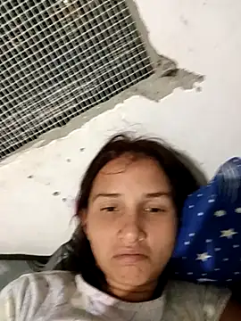 Chatroom XXX en direct de nella_bebita