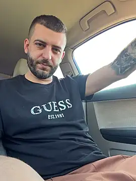 Pablo_Hornyguy95's Live XXX Chat