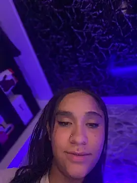 Isabella-Teen's Live XXX Chat