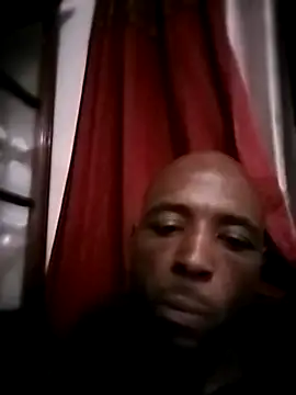 MrPerform74 Show in webcam