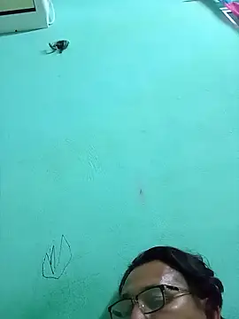 Andresguz35 Show Webcam