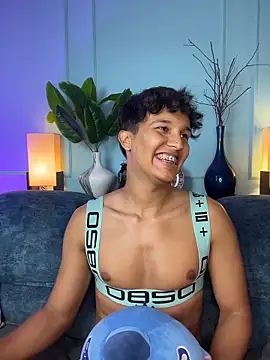 Leo_Savage_ Show Webcam