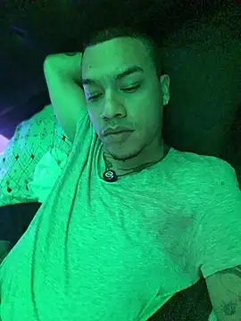 Show modela AlphaMasterXxx na web-kameri