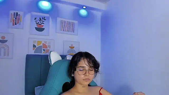 _vaiolet_owo élő XXX-chatje