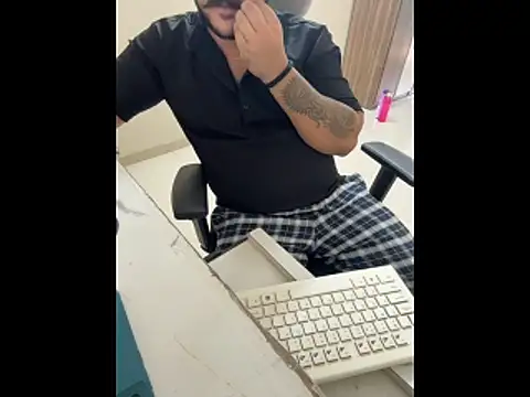 FlirtyxBoy's Live XXX Chat