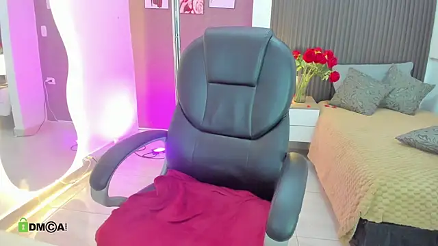 Tiphanysalvatore: απευθείας συνομιλία ΧΧΧ