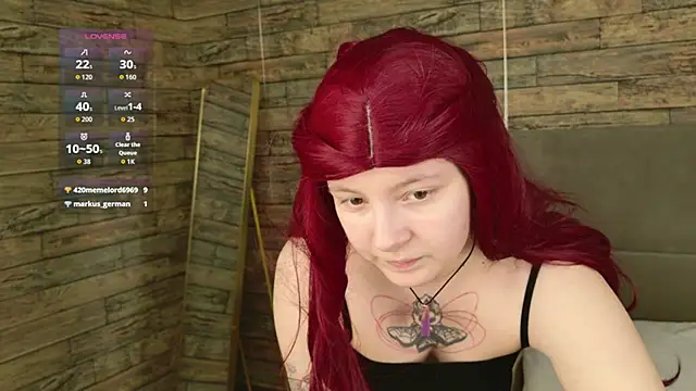 Nelly_Silk élő XXX-chatje