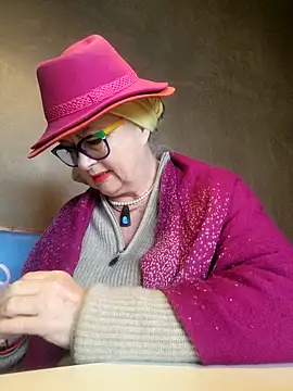 Hot-Muci: απευθείας συνομιλία ΧΧΧ