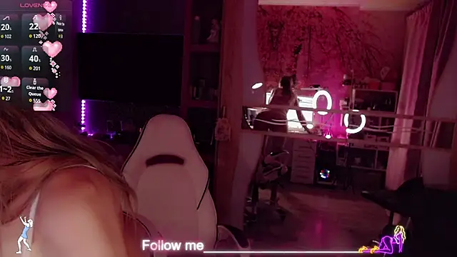 AnnieGOld_ élő XXX-chatje