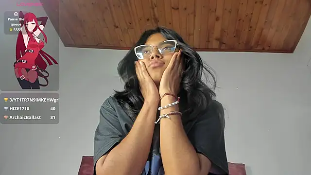 luna_velveth Chat XXX live