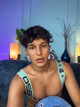 Czat XXX na żywo – Leo_Savage_