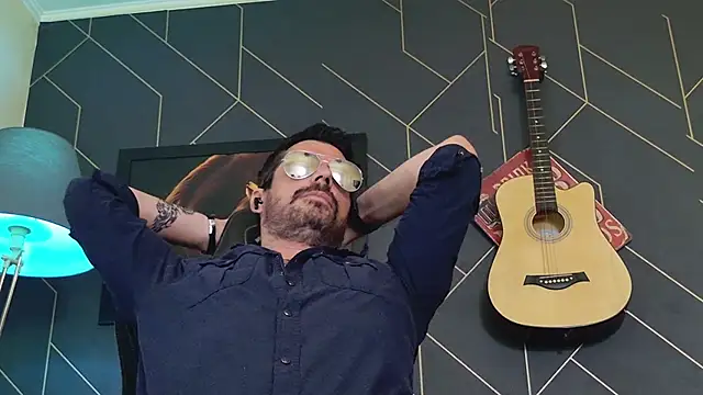 ChrisKox's Live XXX Chat