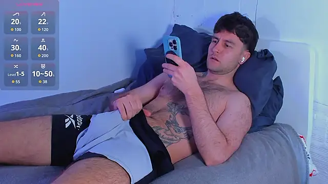 HonestAndrew élő XXX-chatje