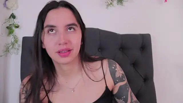 Chat +18 de kaylee_lee ao vivo