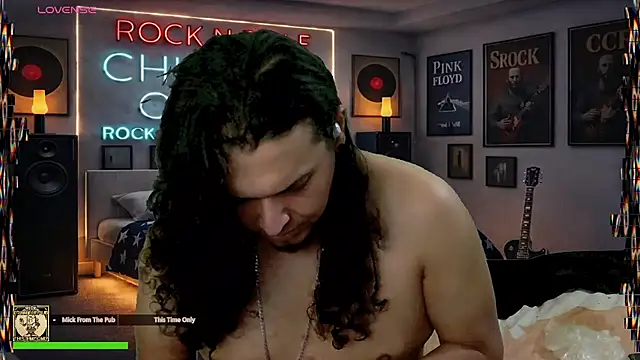 Show modela chino_roz na web-kameri