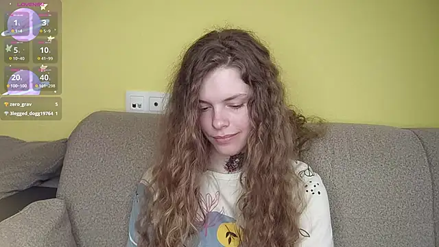 Онлайн чат XXX RayaNenlia