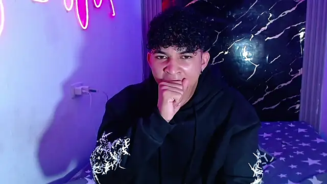 jamescurly00's Webcam Show