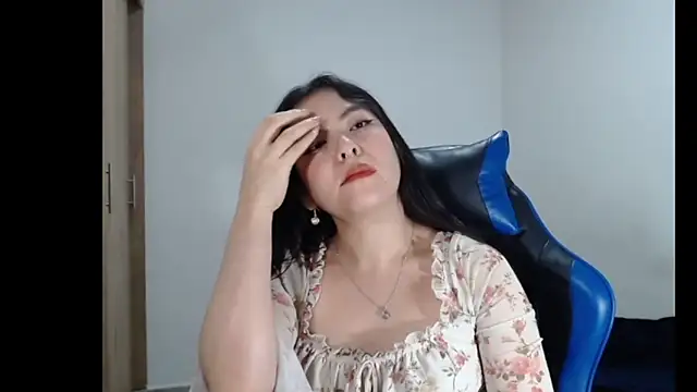 EloiseJun Live XXX-Chat