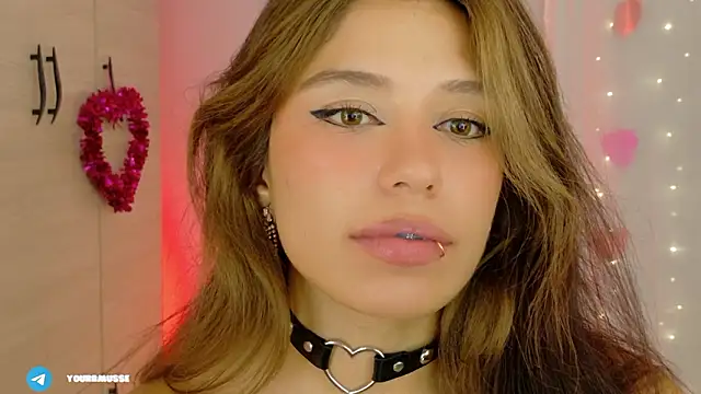 Yourrmuse_ Pertunjukan Webcam