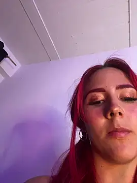 Show modela kisscherry8 na web-kameri