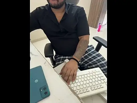 FlirtyxBoy Chat XXX in diretta