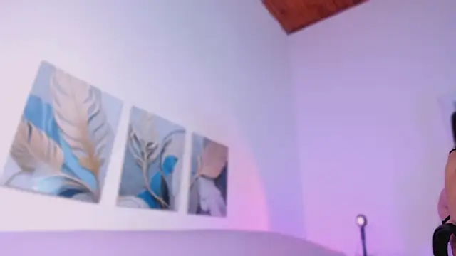 Chat +18 de Ayha_khalaf ao vivo