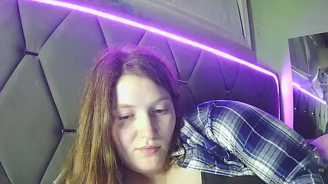 Pokazy przed kamerką – Angelk43