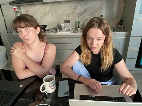 Nura_n_Sarah Webcamshow