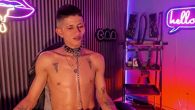 Maximoking26's Live XXX Chat