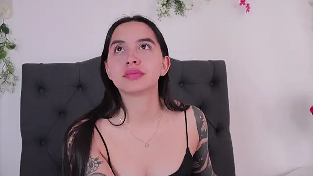 Chat +18 de kaylee_lee ao vivo