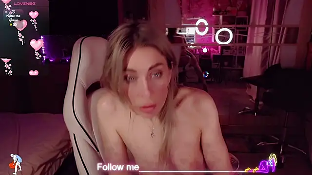 AnnieGOld_ Chat XXX live