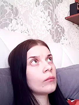 Show modela JhonSHelBy7LuNa na web-kameri