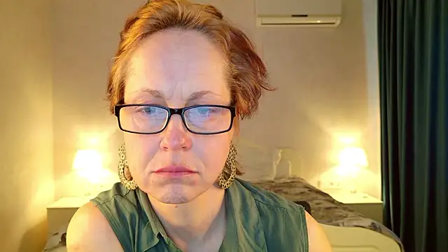 LioraWeiss' Live XXX Chat