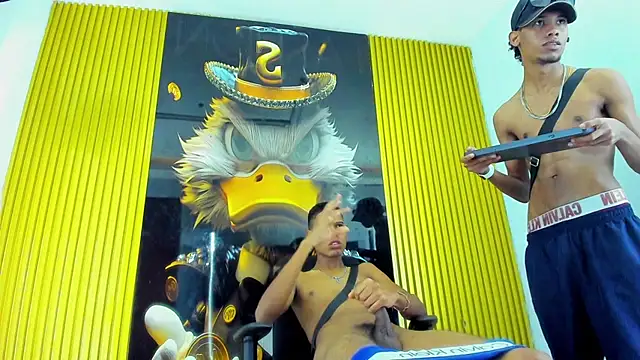 Chat +18 de The_Panthers_Hot ao vivo