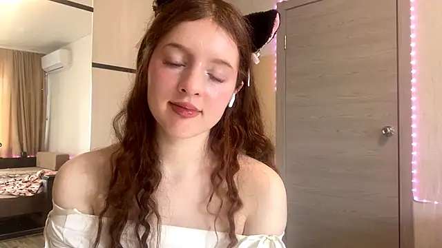 MillyHowden's Live XXX Chat