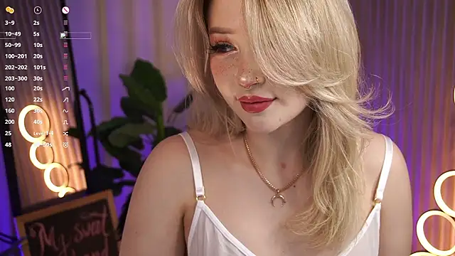 LauraWifeness Live XXX-Chat