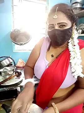 tamil_Vennila Live XXX-Chat