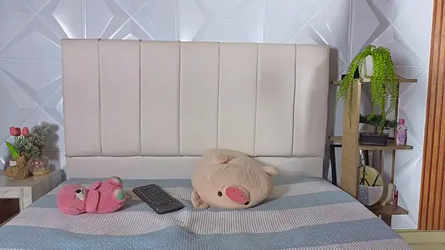 Emily_and_Sebastiannn's Live XXX Chat