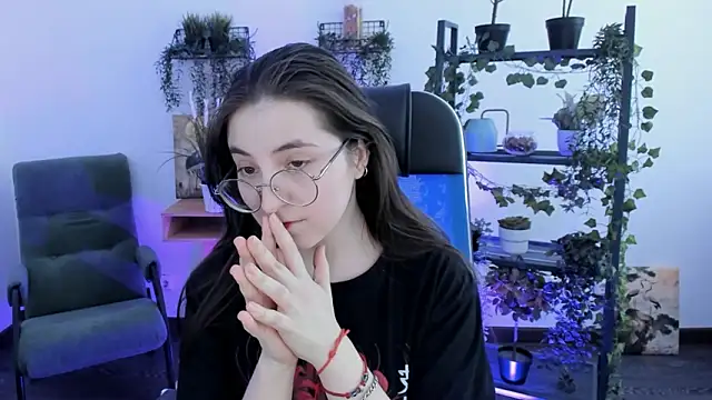 VirtuallVoyant Adlı Modelin Canlı XXX Sohbeti