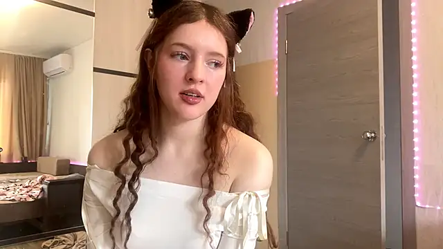 MillyHowden live XXX chat