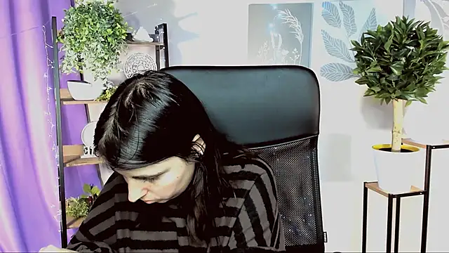 MartaEdams' Live XXX Chat