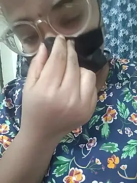 MaggieTelugu-15's Live XXX Chat