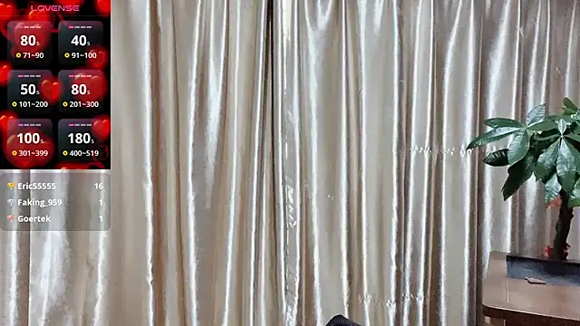 Momo33666's Live XXX Chat