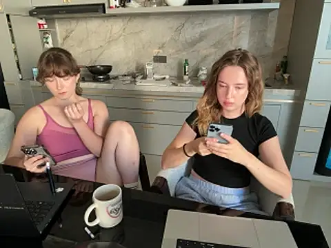 Nura_n_Sarah Webcam-Show