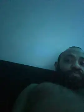 Roguecut82 Show in webcam